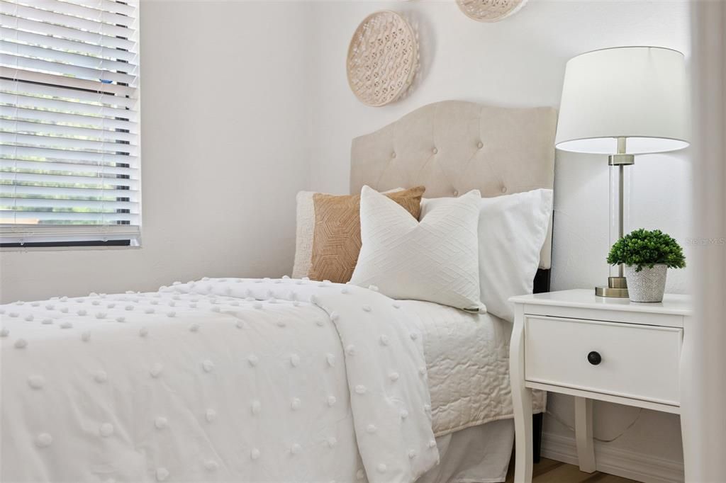 Activo con contrato: $325,000 (3 camas, 1 baños, 1324 Pies cuadrados)