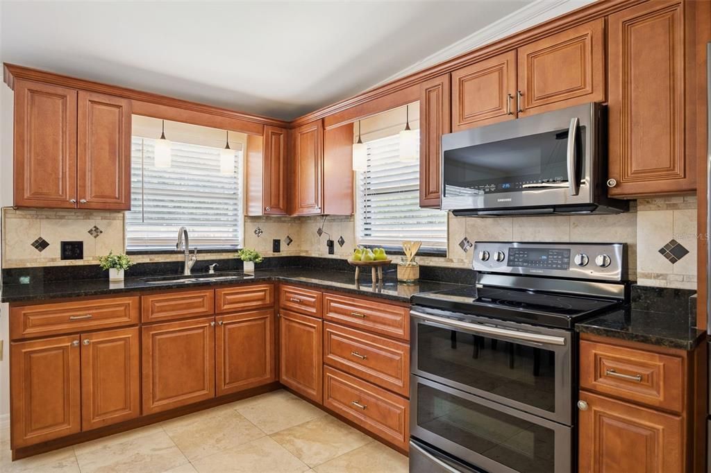 Activo con contrato: $325,000 (3 camas, 1 baños, 1324 Pies cuadrados)