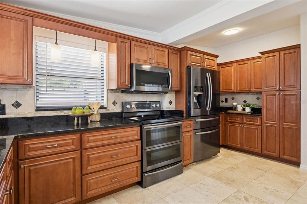 Activo con contrato: $325,000 (3 camas, 1 baños, 1324 Pies cuadrados)