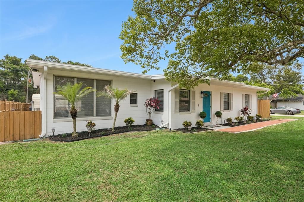 Activo con contrato: $325,000 (3 camas, 1 baños, 1324 Pies cuadrados)