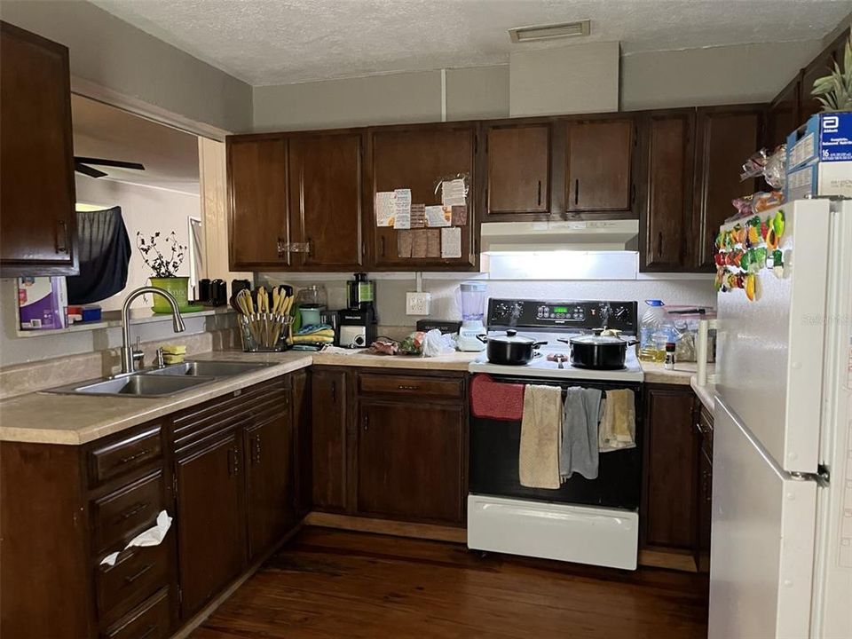 For Sale: $400,000 (0 beds, 0 baths, 3001 Square Feet)
