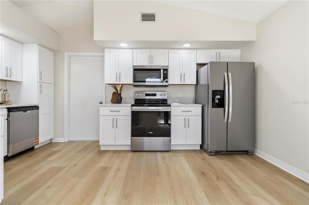 For Sale: $410,000 (3 beds, 2 baths, 1539 Square Feet)