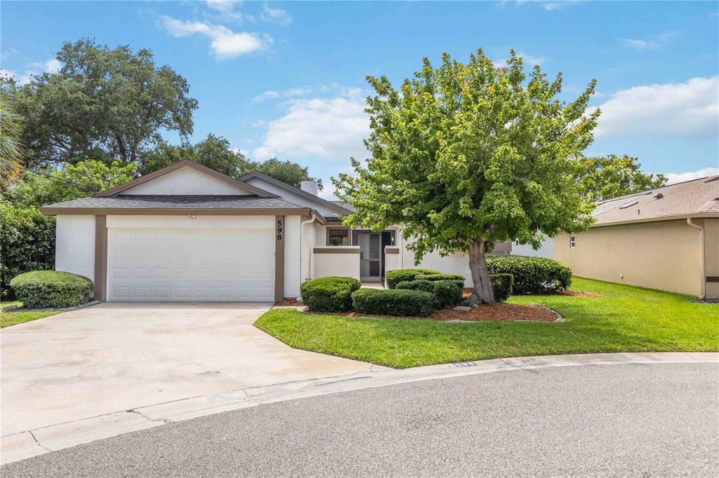 For Sale: $410,000 (3 beds, 2 baths, 1539 Square Feet)
