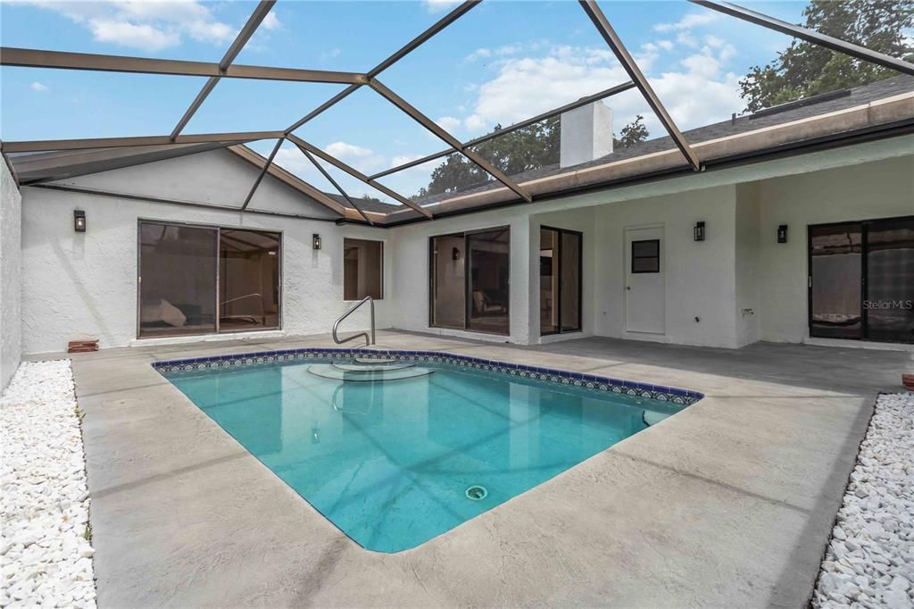 For Sale: $410,000 (3 beds, 2 baths, 1539 Square Feet)