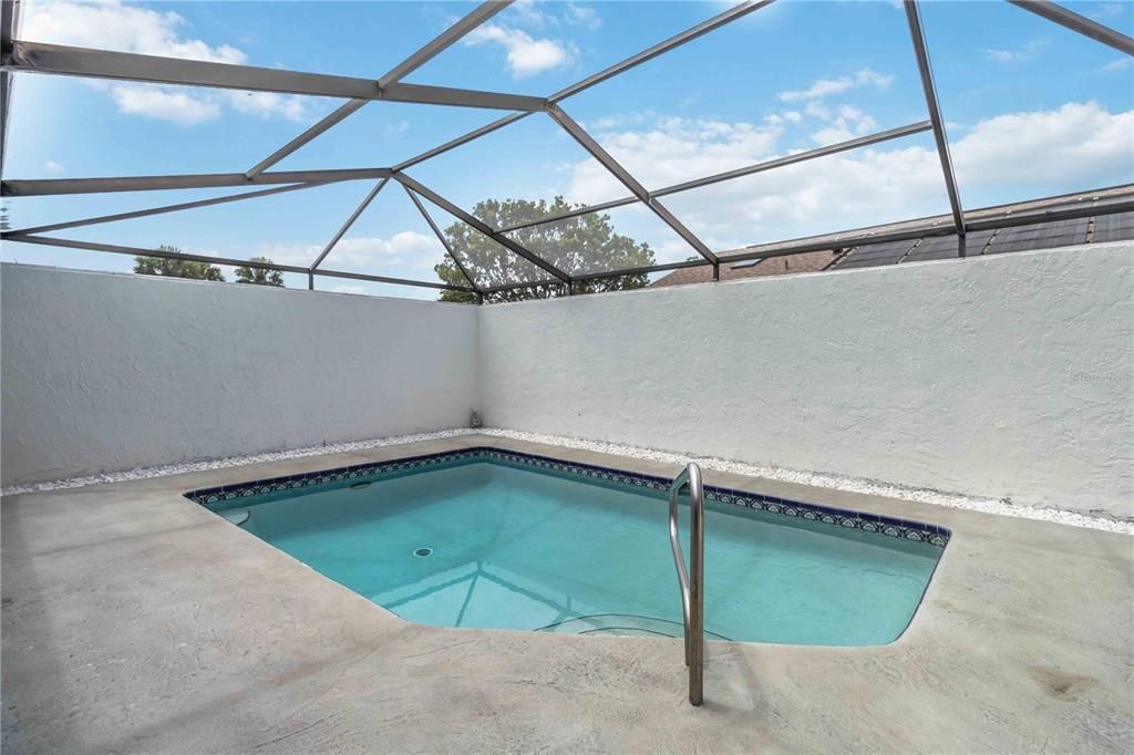 For Sale: $410,000 (3 beds, 2 baths, 1539 Square Feet)