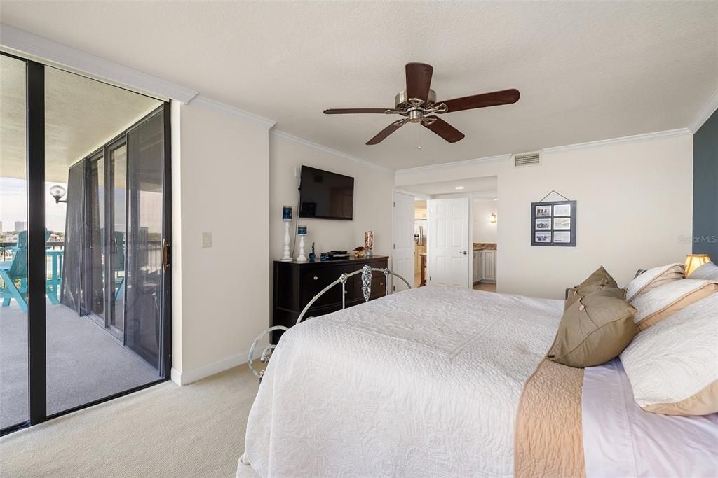 For Rent: $2,800 (2 beds, 2 baths, 1430 Square Feet)