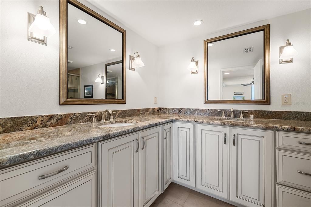 For Rent: $2,800 (2 beds, 2 baths, 1430 Square Feet)
