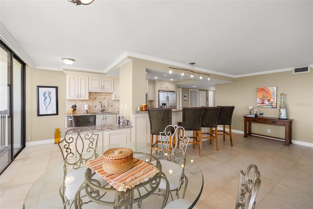For Rent: $2,800 (2 beds, 2 baths, 1430 Square Feet)