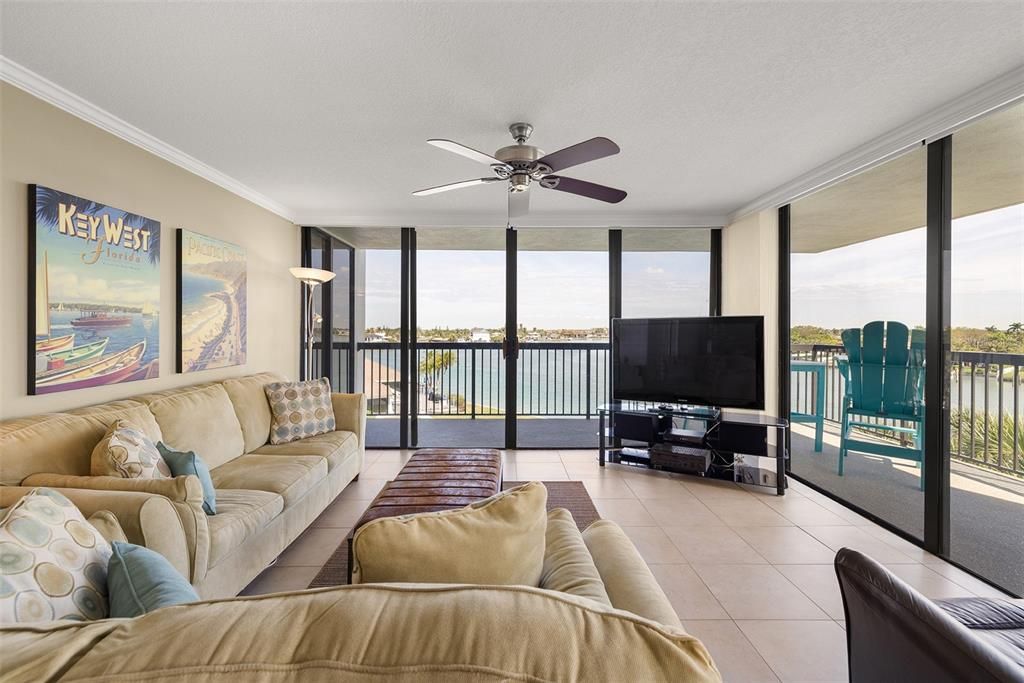 For Rent: $2,800 (2 beds, 2 baths, 1430 Square Feet)