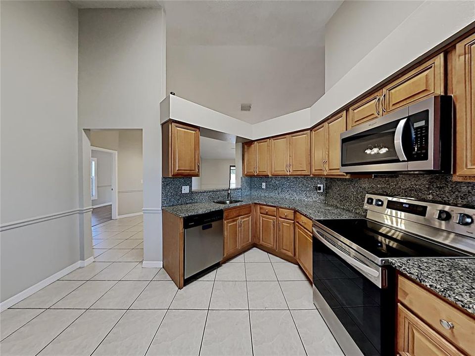 For Sale: $325,000 (4 beds, 2 baths, 1640 Square Feet)