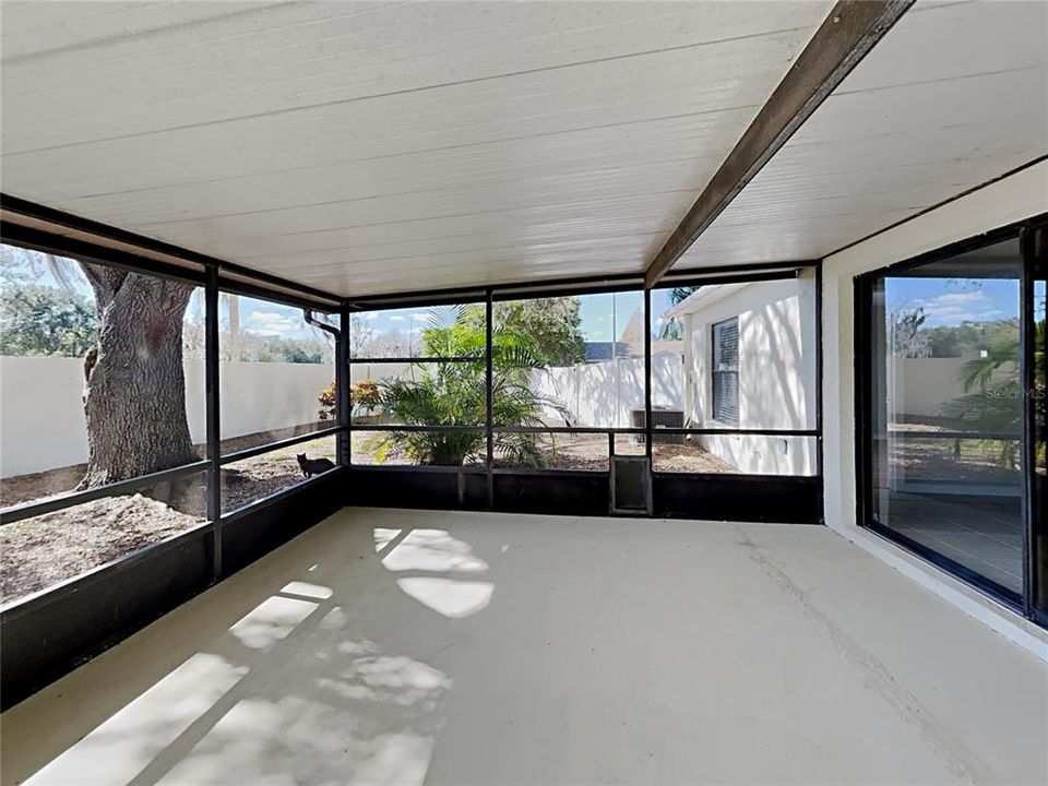For Sale: $325,000 (4 beds, 2 baths, 1640 Square Feet)