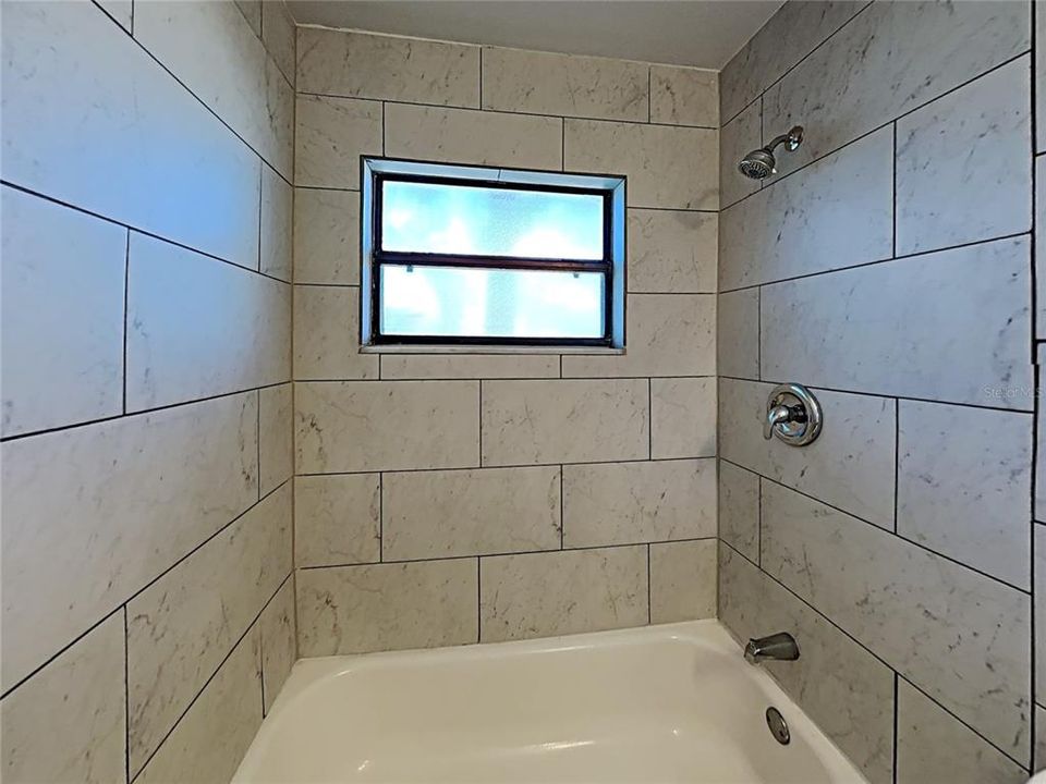 For Sale: $325,000 (4 beds, 2 baths, 1640 Square Feet)