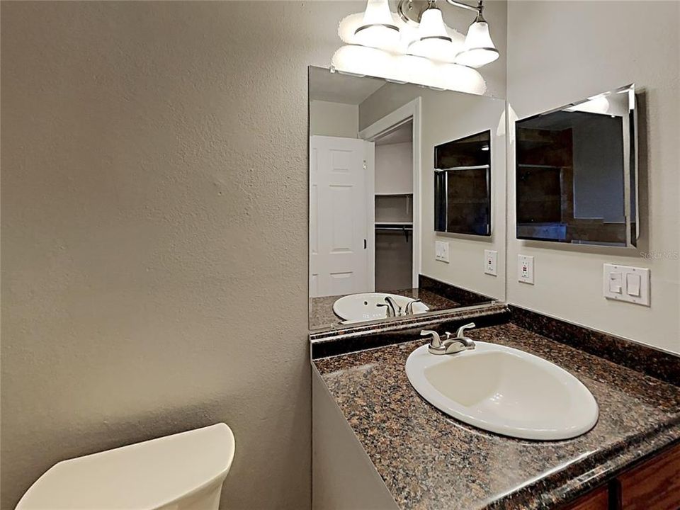 For Sale: $325,000 (4 beds, 2 baths, 1640 Square Feet)