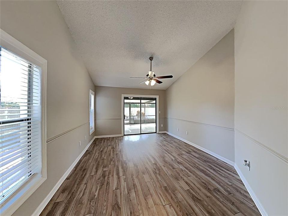 For Sale: $325,000 (4 beds, 2 baths, 1640 Square Feet)