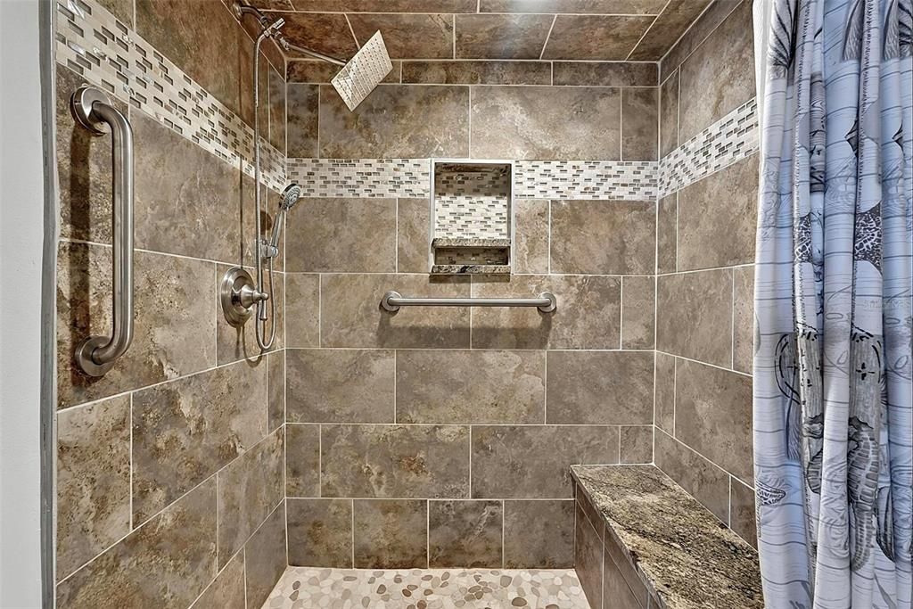 For Sale: $315,000 (2 beds, 2 baths, 1189 Square Feet)