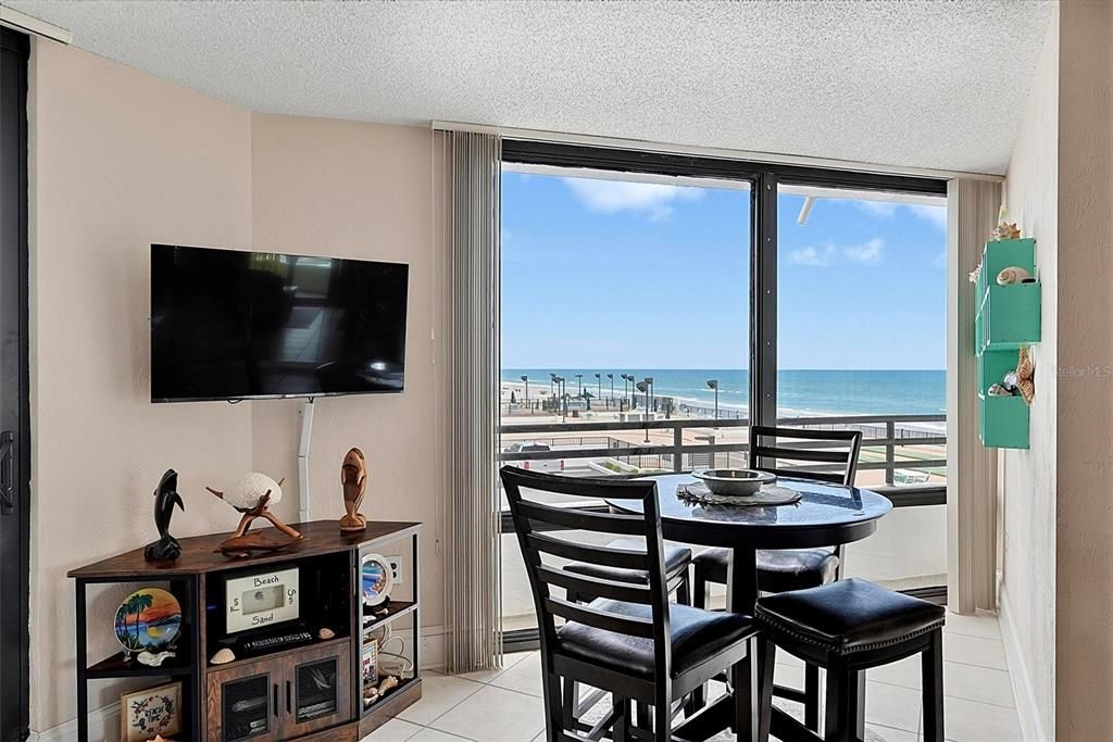 For Sale: $315,000 (2 beds, 2 baths, 1189 Square Feet)