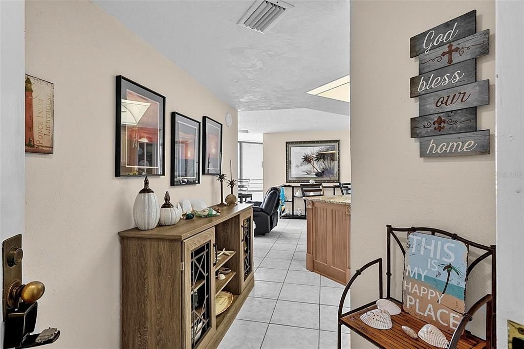 For Sale: $315,000 (2 beds, 2 baths, 1189 Square Feet)