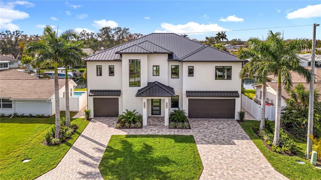 For Sale: $2,649,000 (3 beds, 2 baths, 3087 Square Feet)