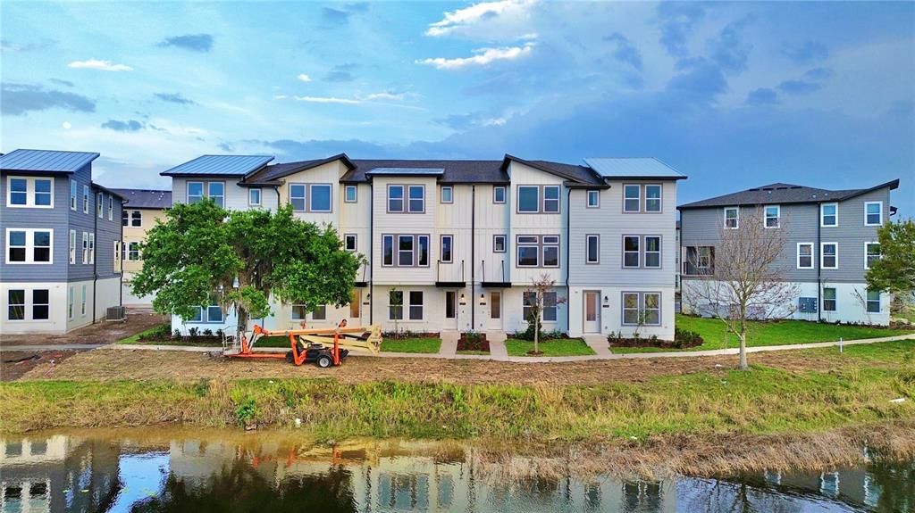 For Rent: $3,500 (3 beds, 3 baths, 1998 Square Feet)