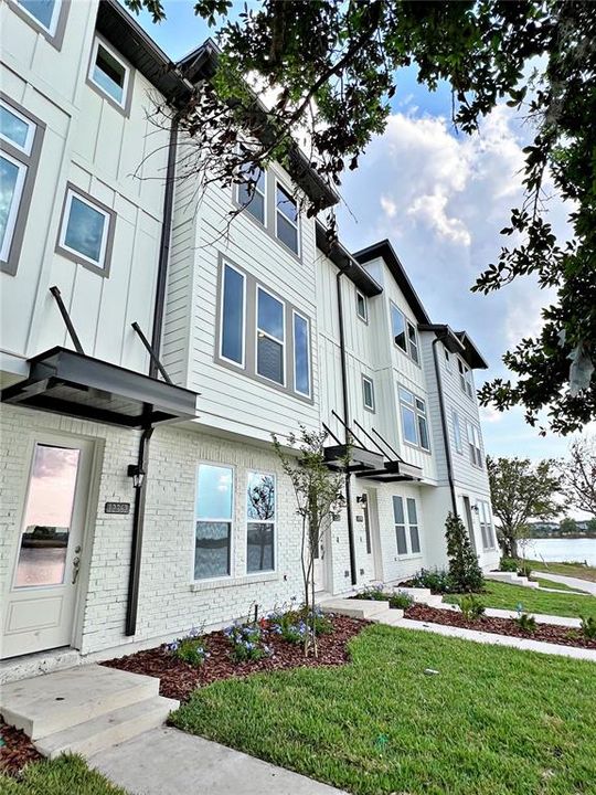 For Rent: $3,500 (3 beds, 3 baths, 1998 Square Feet)