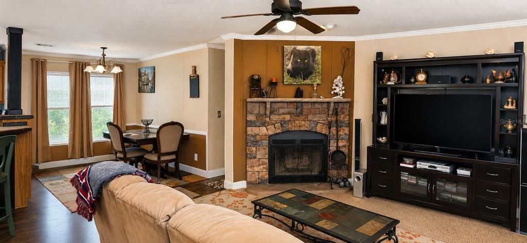 En Venta: $349,900 (3 camas, 2 baños, 1800 Pies cuadrados)