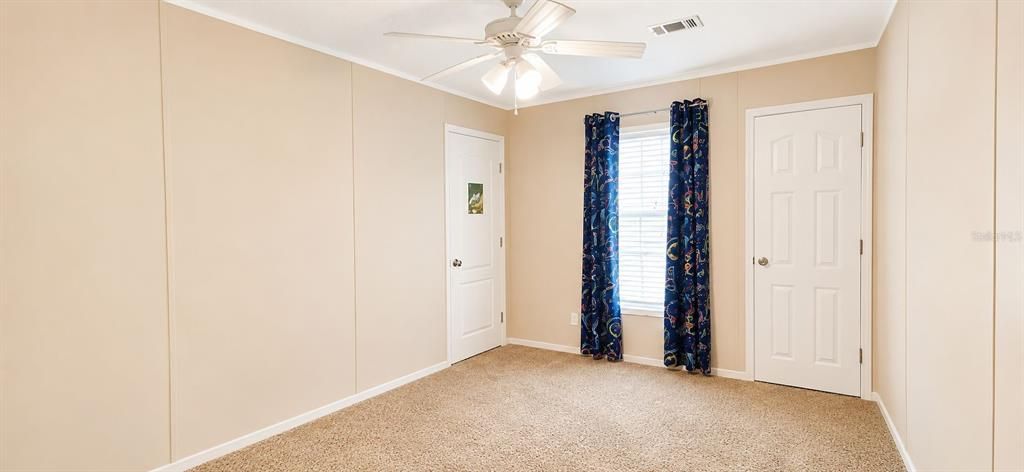 En Venta: $349,900 (3 camas, 2 baños, 1800 Pies cuadrados)