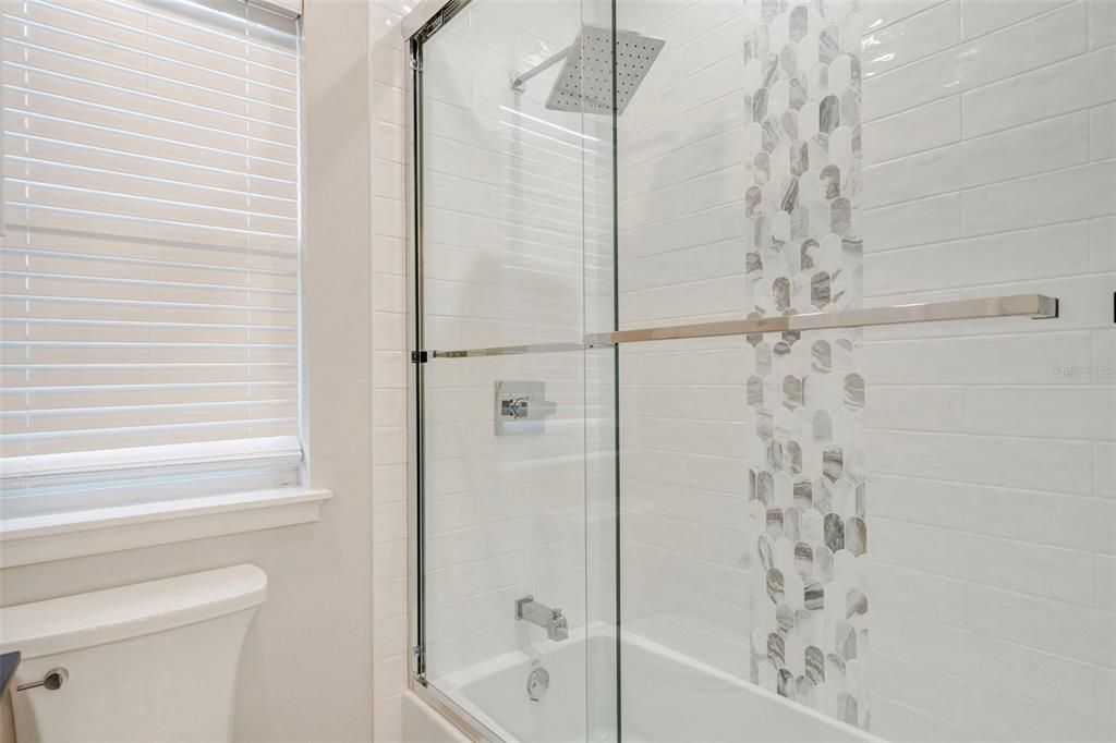 En Venta: $1,299,900 (5 camas, 3 baños, 3540 Pies cuadrados)