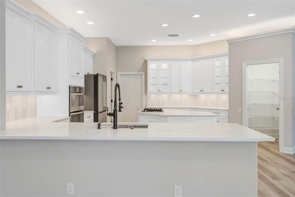 En Venta: $1,299,900 (5 camas, 3 baños, 3540 Pies cuadrados)