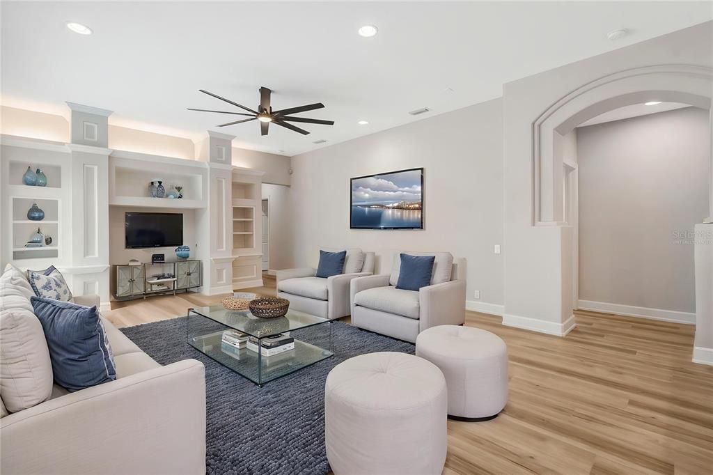 En Venta: $1,299,900 (5 camas, 3 baños, 3540 Pies cuadrados)