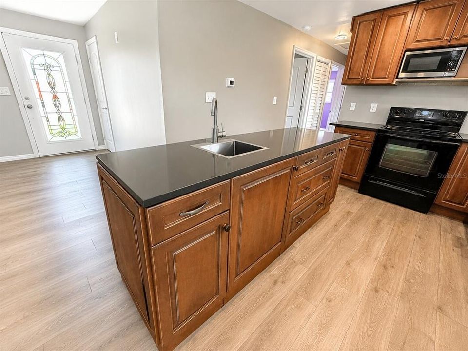 En Venta: $260,000 (4 camas, 2 baños, 1117 Pies cuadrados)
