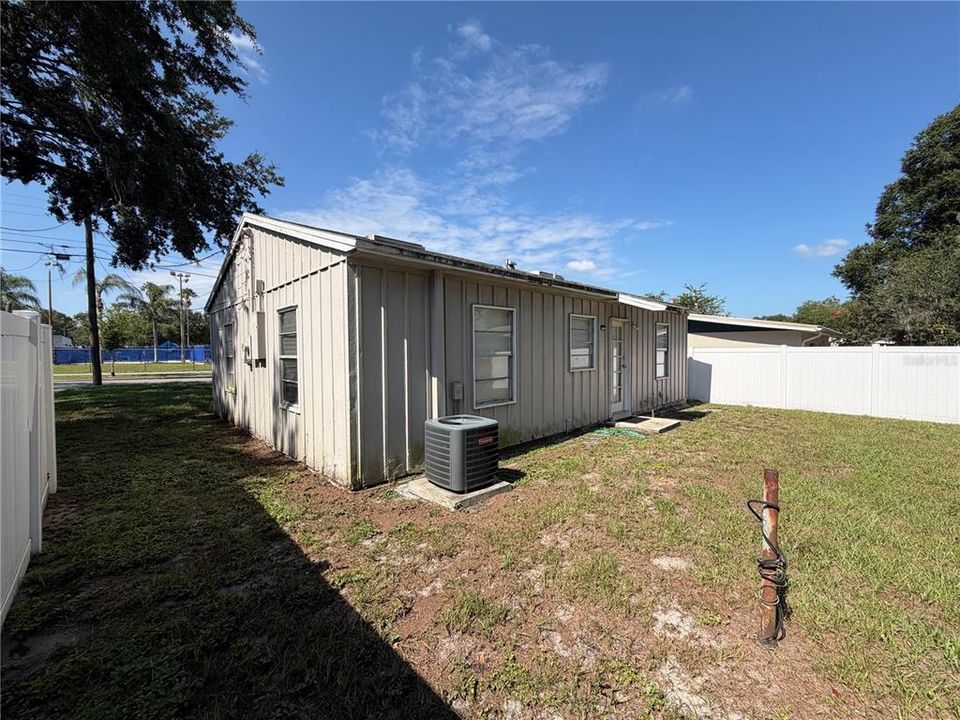 For Sale: $255,000 (3 beds, 2 baths, 875 Square Feet)