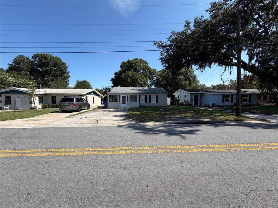 For Sale: $255,000 (3 beds, 2 baths, 875 Square Feet)