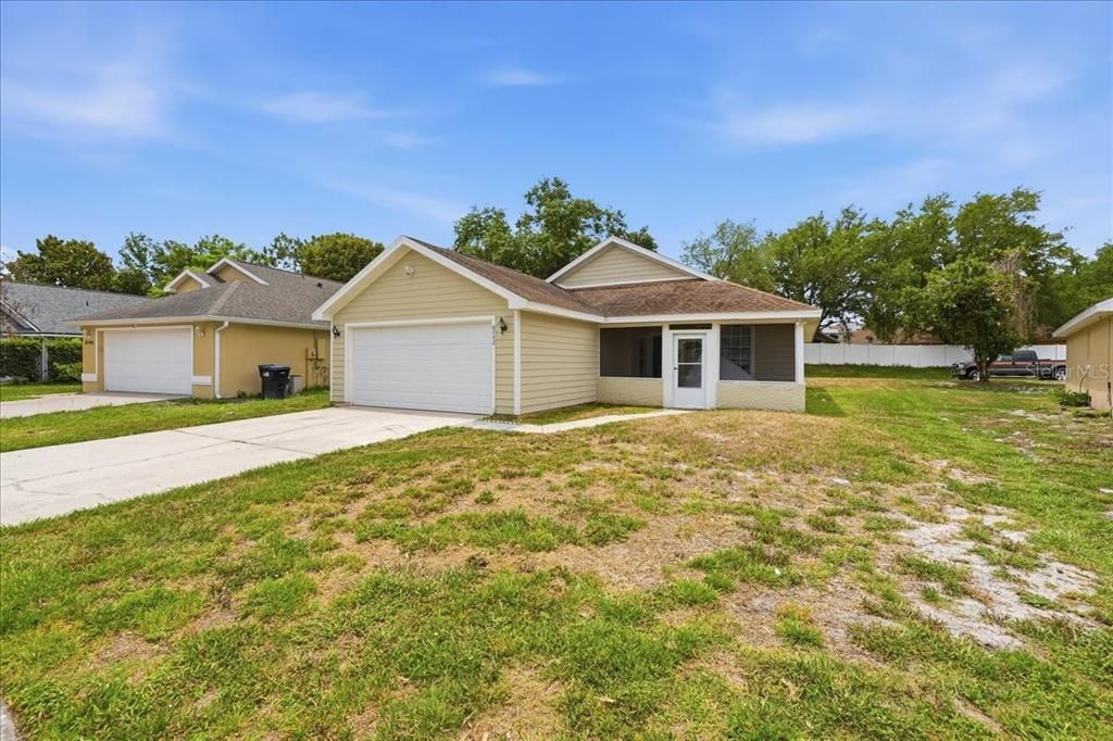 For Sale: $350,000 (3 beds, 2 baths, 1226 Square Feet)