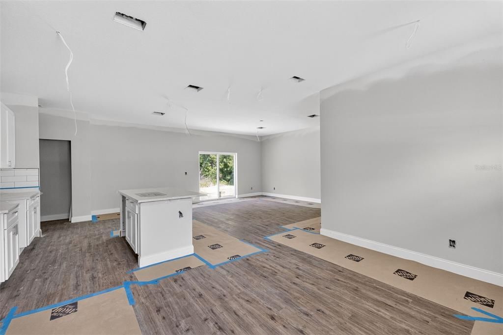 For Sale: $174,900 (4 beds, 2 baths, 1636 Square Feet)