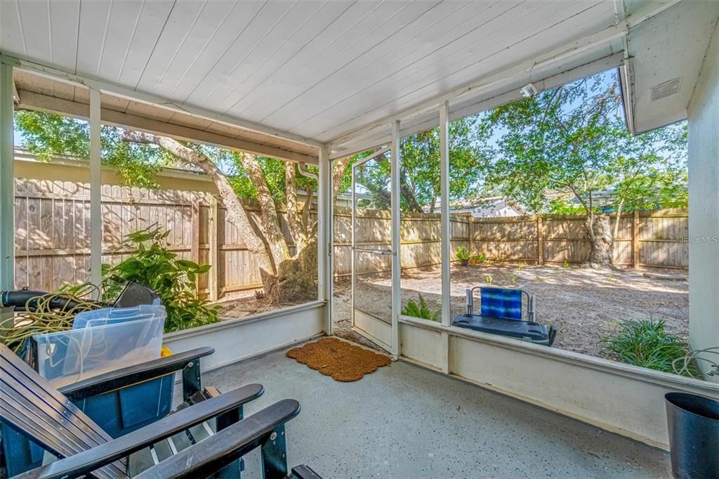 For Rent: $1,700 (1 beds, 1 baths, 551 Square Feet)