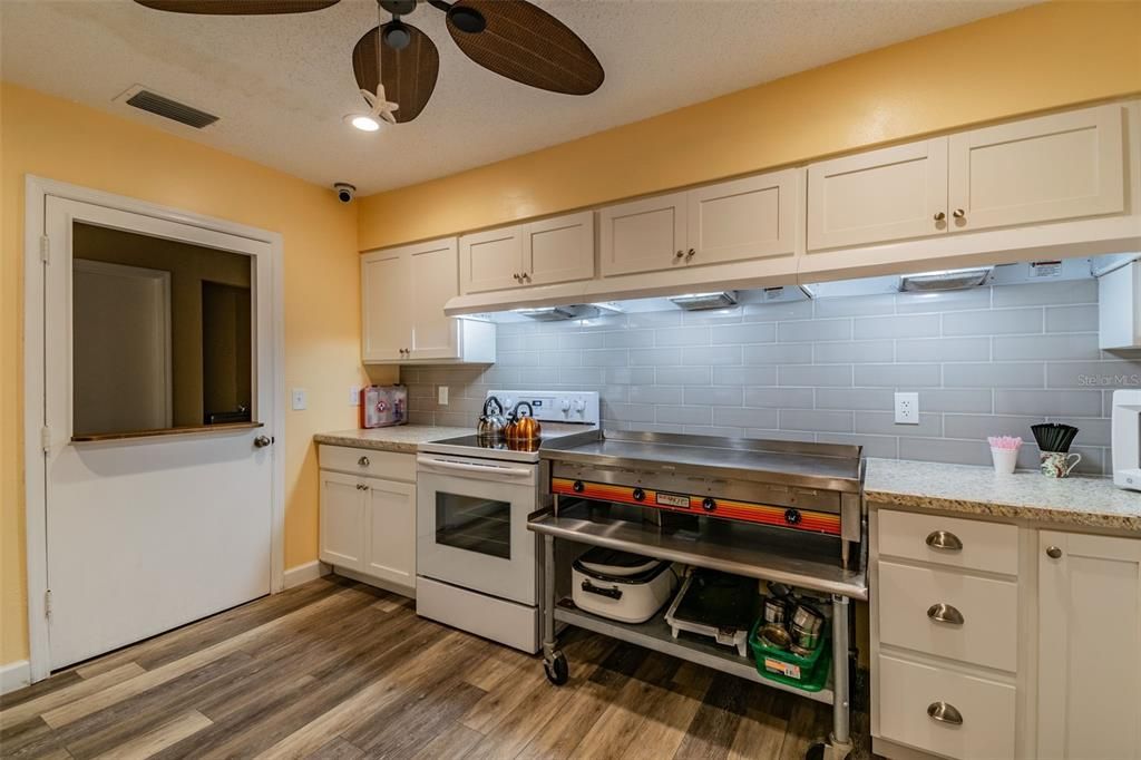В аренду: $1,500 (2 спален, 1 ванн, 812 Квадратных фут)