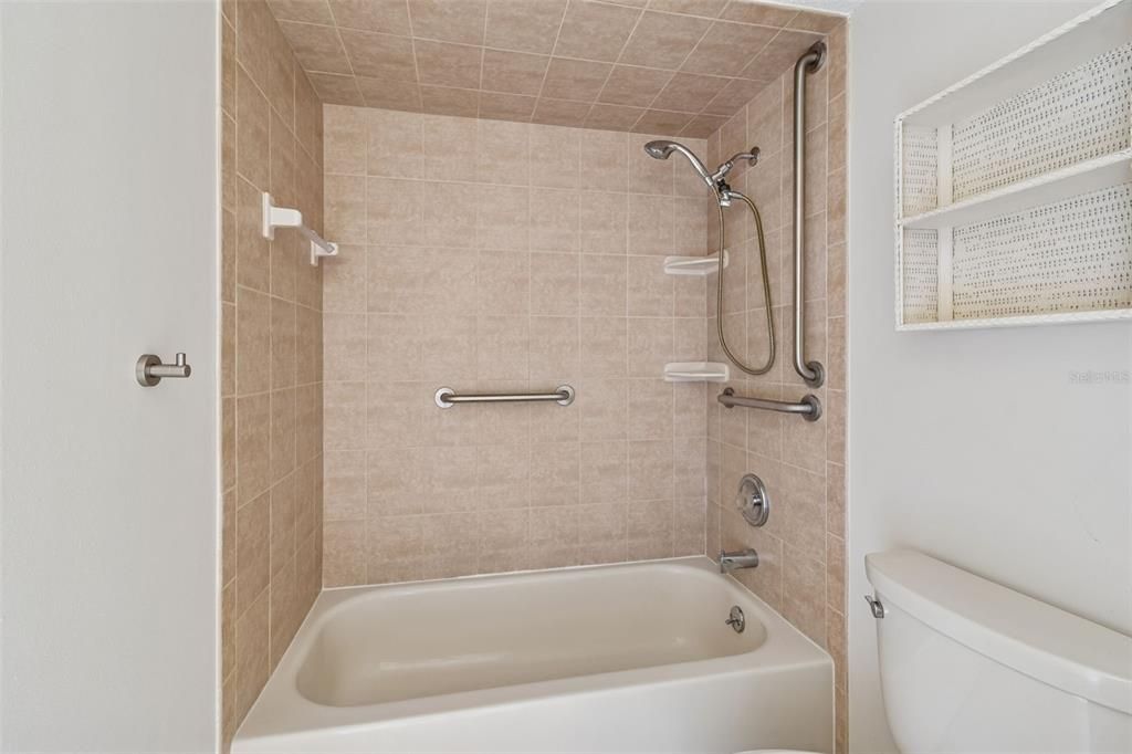 В аренду: $1,500 (2 спален, 1 ванн, 812 Квадратных фут)