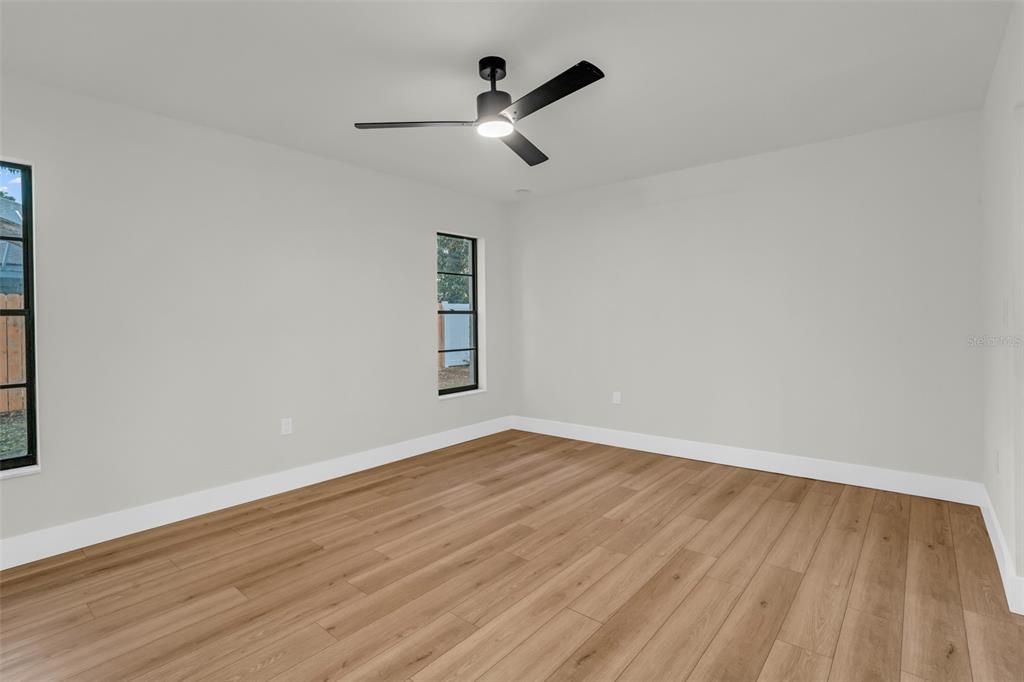 For Sale: $424,900 (3 beds, 3 baths, 1890 Square Feet)
