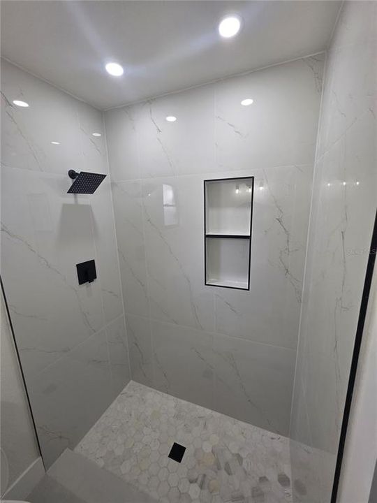 For Sale: $424,900 (3 beds, 3 baths, 1890 Square Feet)