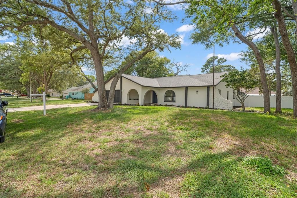 For Sale: $424,900 (3 beds, 3 baths, 1890 Square Feet)