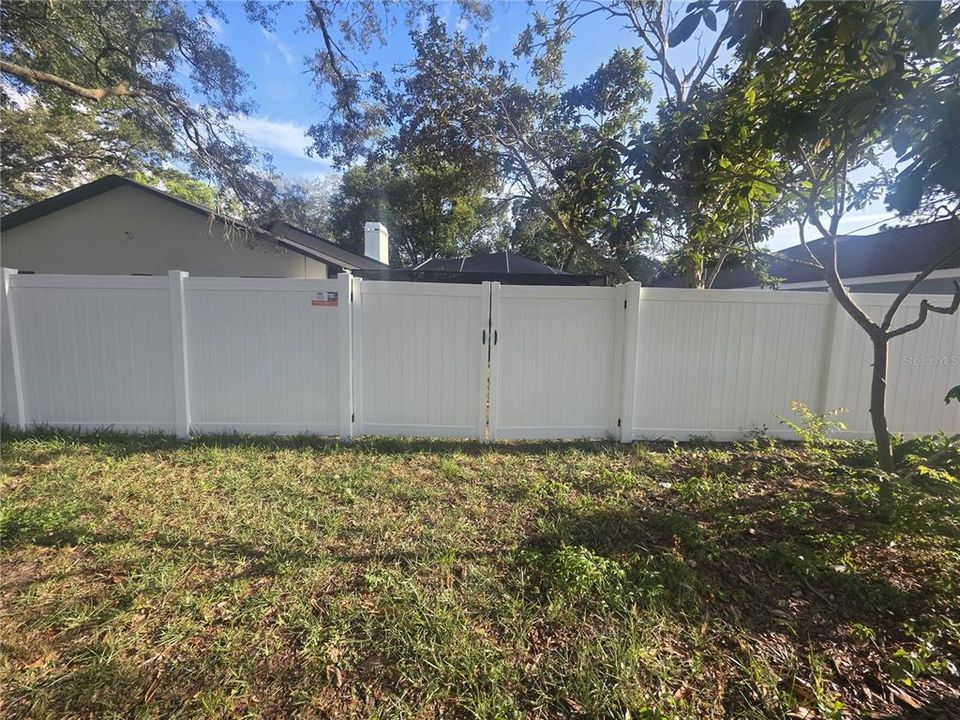 For Sale: $424,900 (3 beds, 3 baths, 1890 Square Feet)