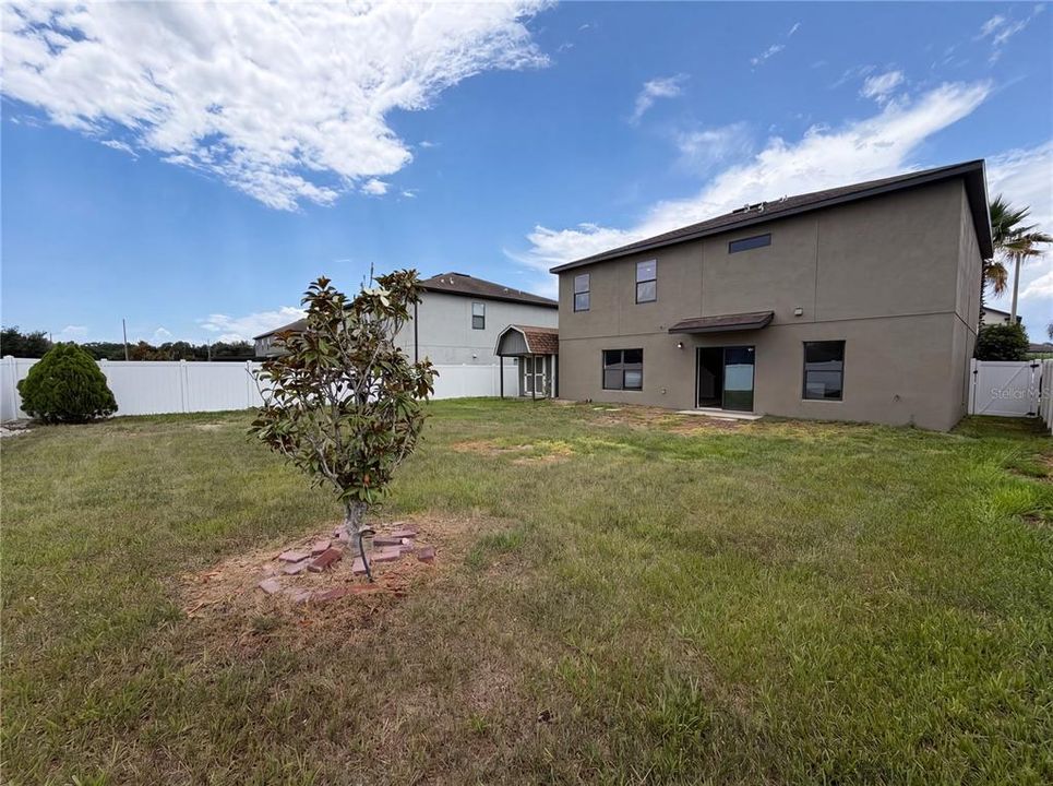 For Sale: $335,000 (3 beds, 2 baths, 2364 Square Feet)