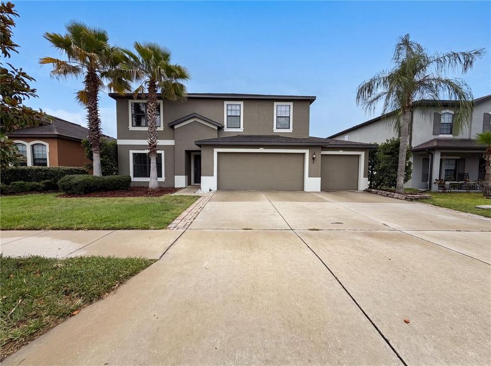 For Sale: $335,000 (3 beds, 2 baths, 2364 Square Feet)