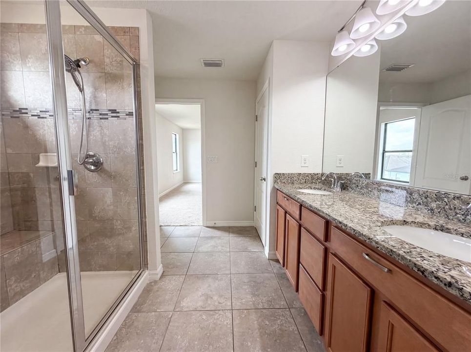 For Sale: $335,000 (3 beds, 2 baths, 2364 Square Feet)