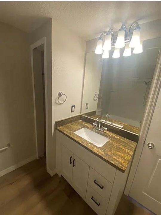 На продажу: $199,000 (1 спален, 1 ванн, 672 Квадратных фут)