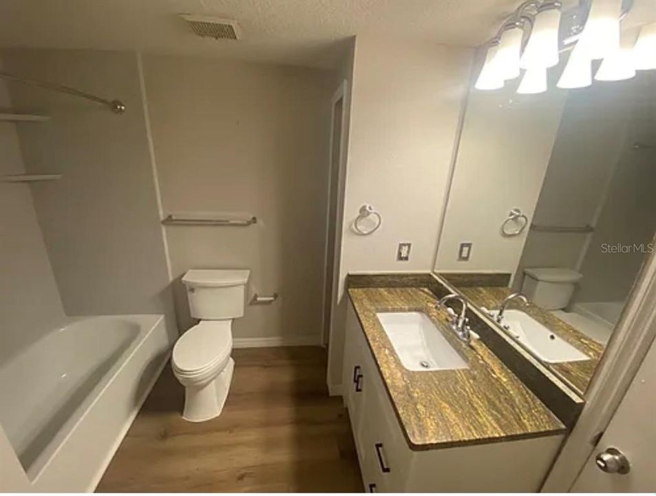 На продажу: $199,000 (1 спален, 1 ванн, 672 Квадратных фут)