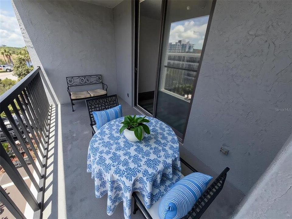 En Venta: $245,000 (2 camas, 2 baños, 1016 Pies cuadrados)