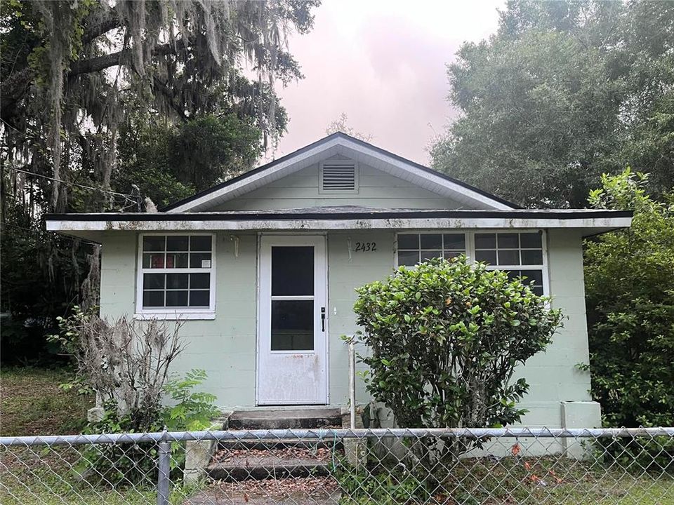 For Sale: $141,000 (3 beds, 1 baths, 1104 Square Feet)
