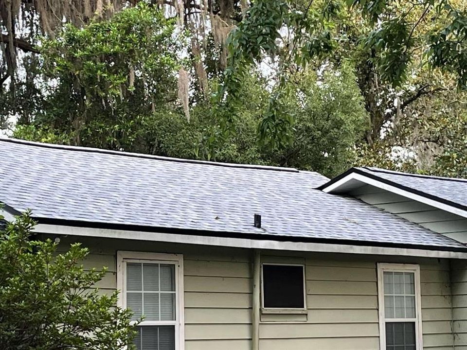 For Sale: $141,000 (3 beds, 1 baths, 1104 Square Feet)