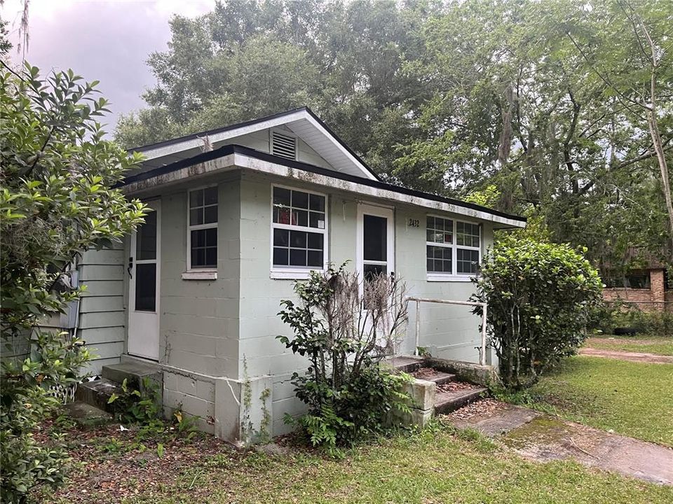 For Sale: $141,000 (3 beds, 1 baths, 1104 Square Feet)